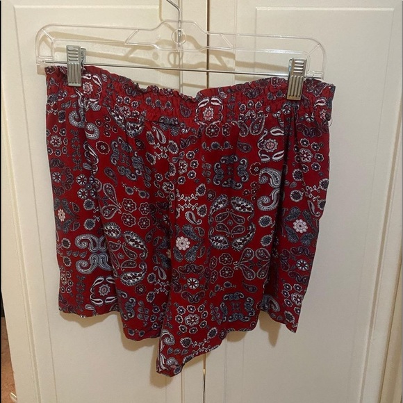 Shorts - Picture 3 of 3